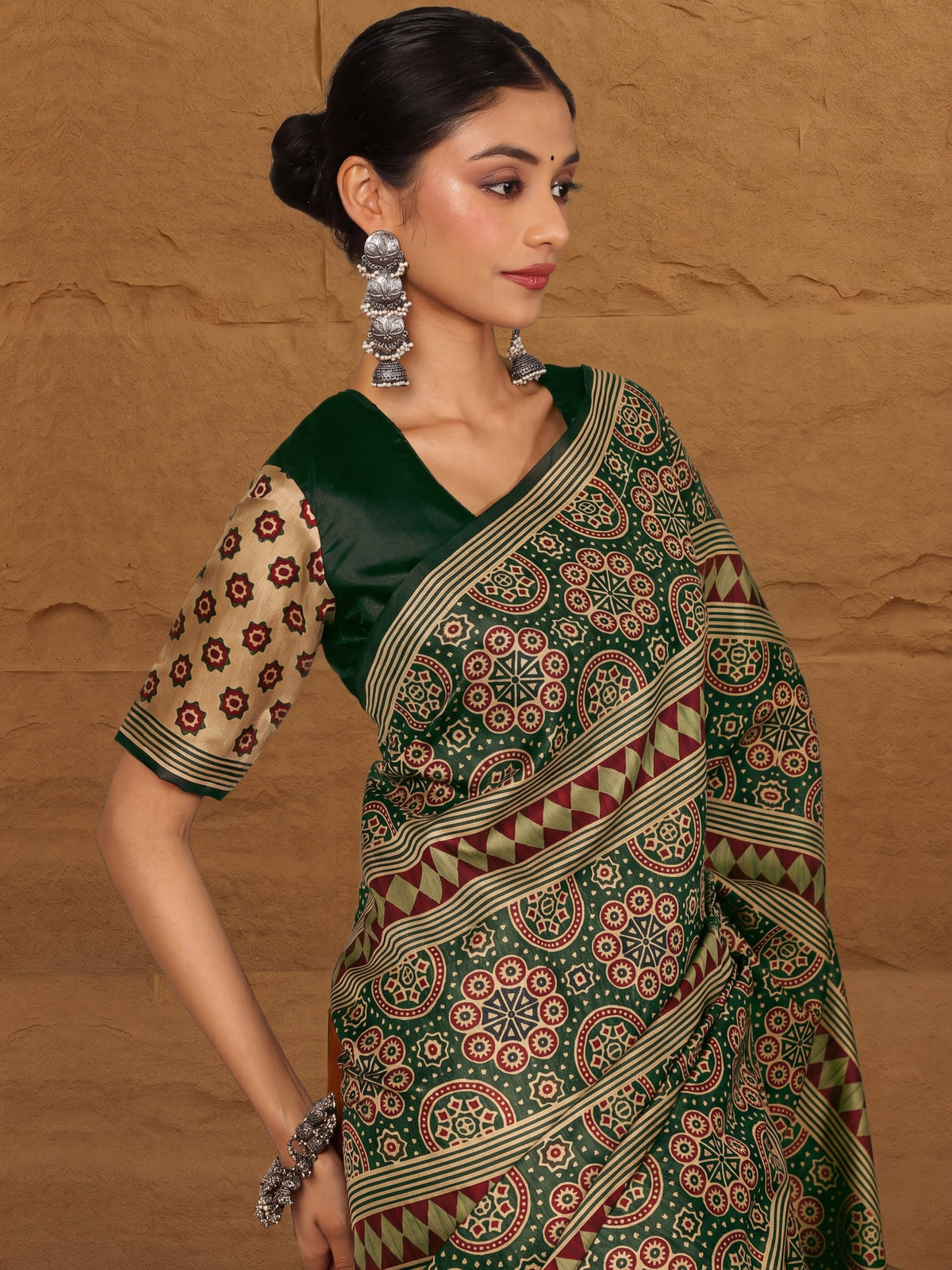 Green Silk Blend saree – detail view 2