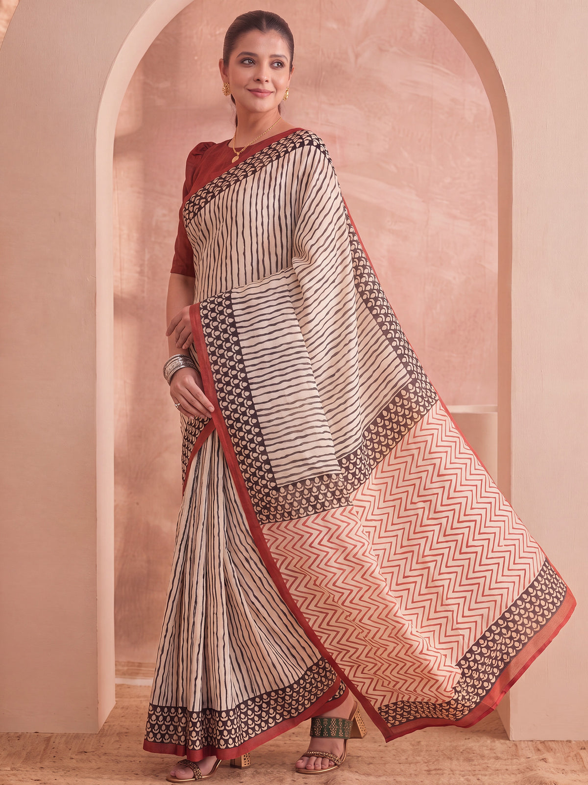 Off White Bhagalpuri Silk saree – detail view 2