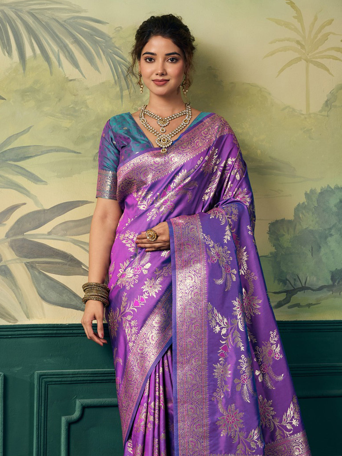 Lavender Banarasi Silk saree – detail view 3