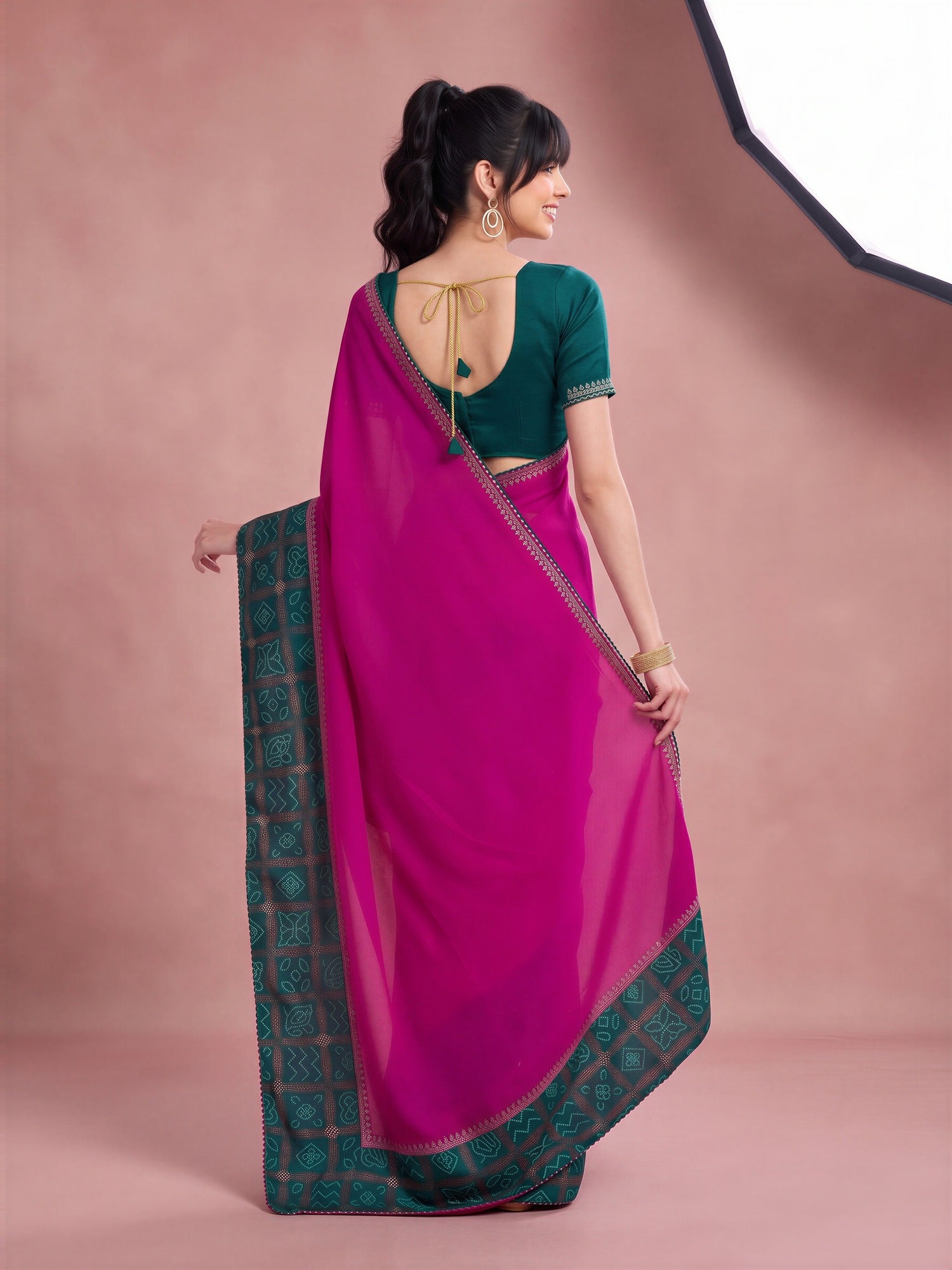 Magenta Vichitra Silk saree – detail view 1
