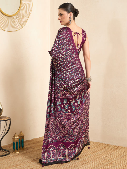 Magenta Pure Crepe saree – detail view 1