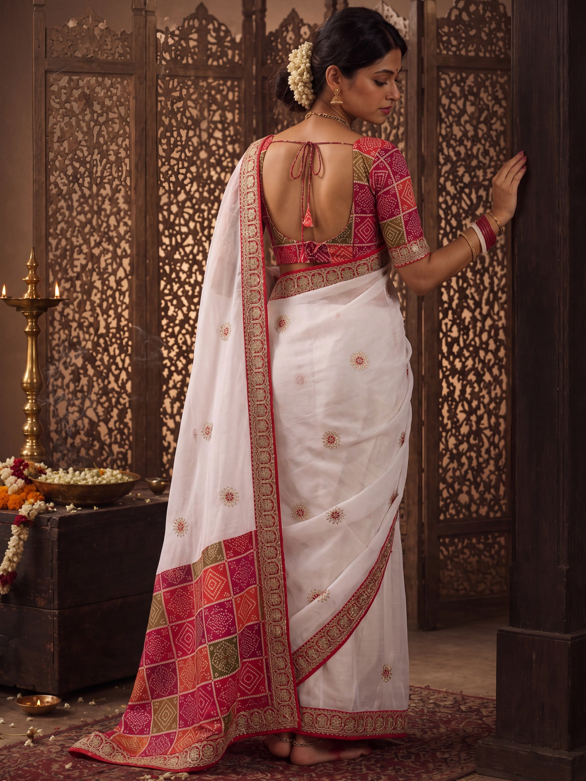 White Viscose saree – detail view 4