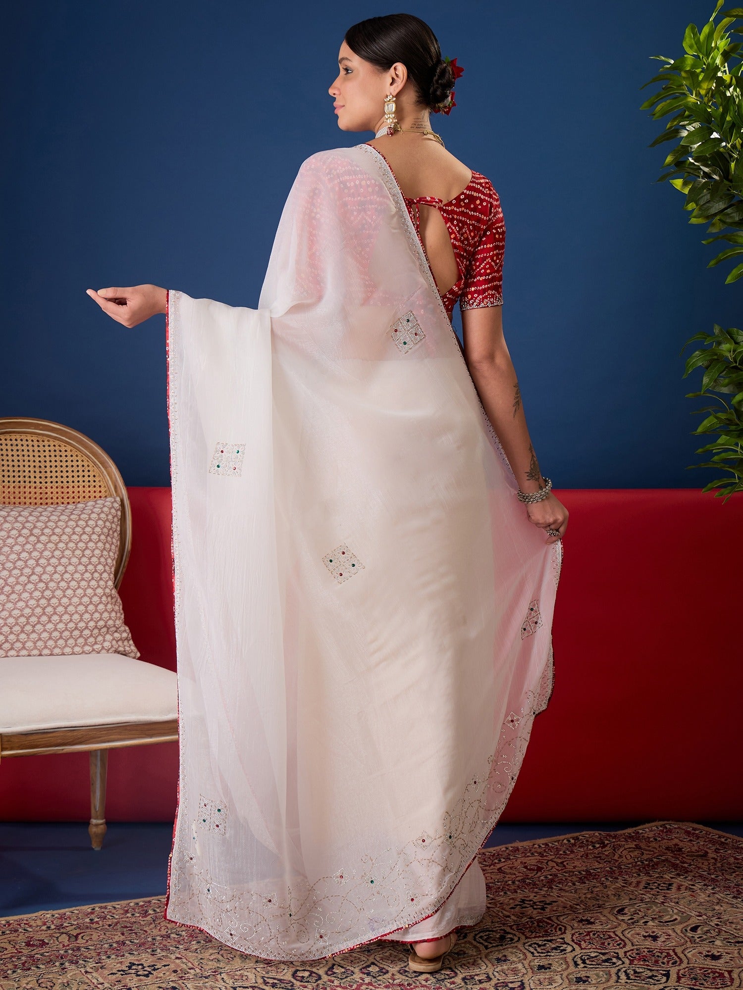 White Chiffon saree – detail view 1