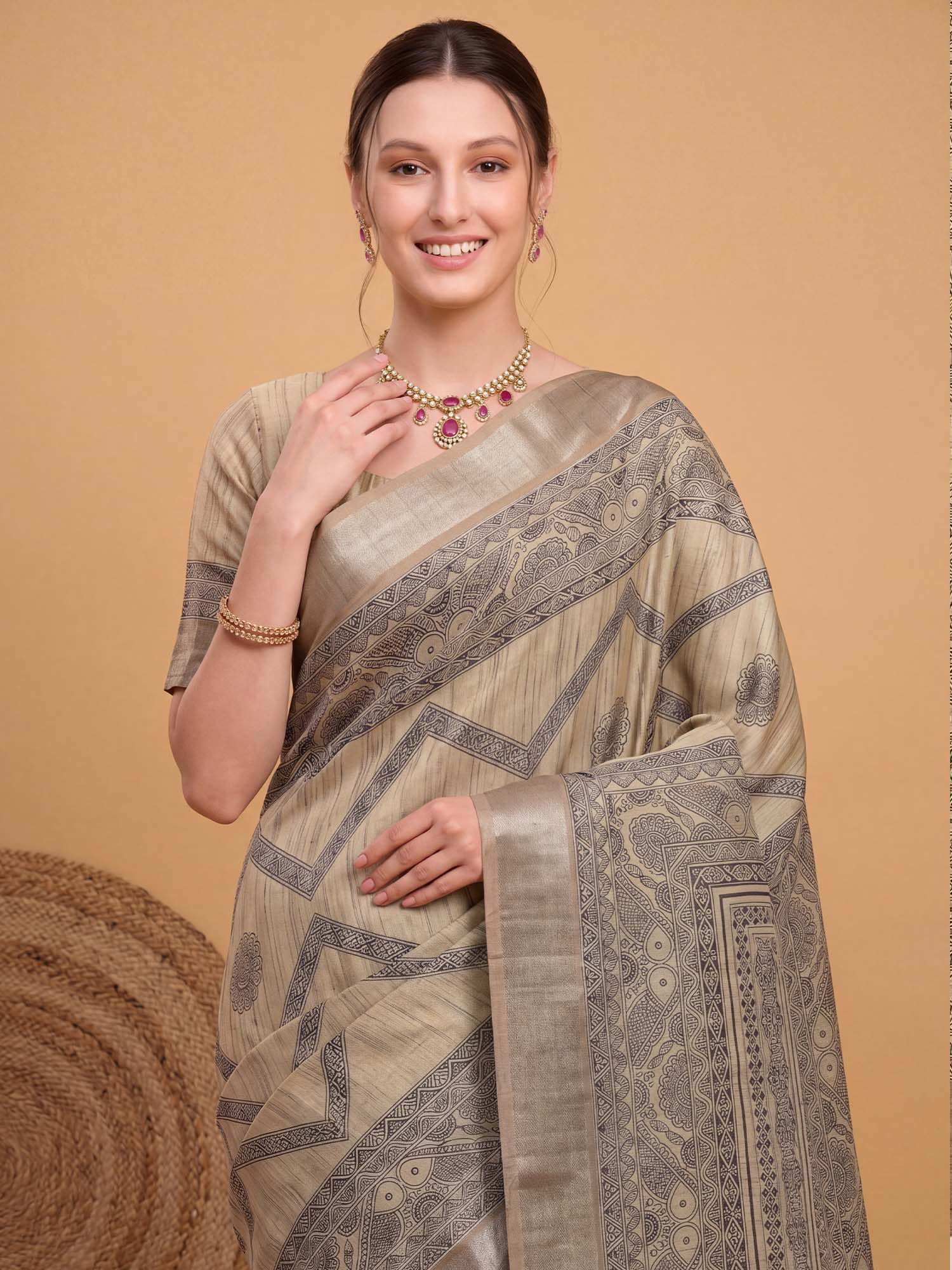 Beige Satin Silk saree – detail view 4