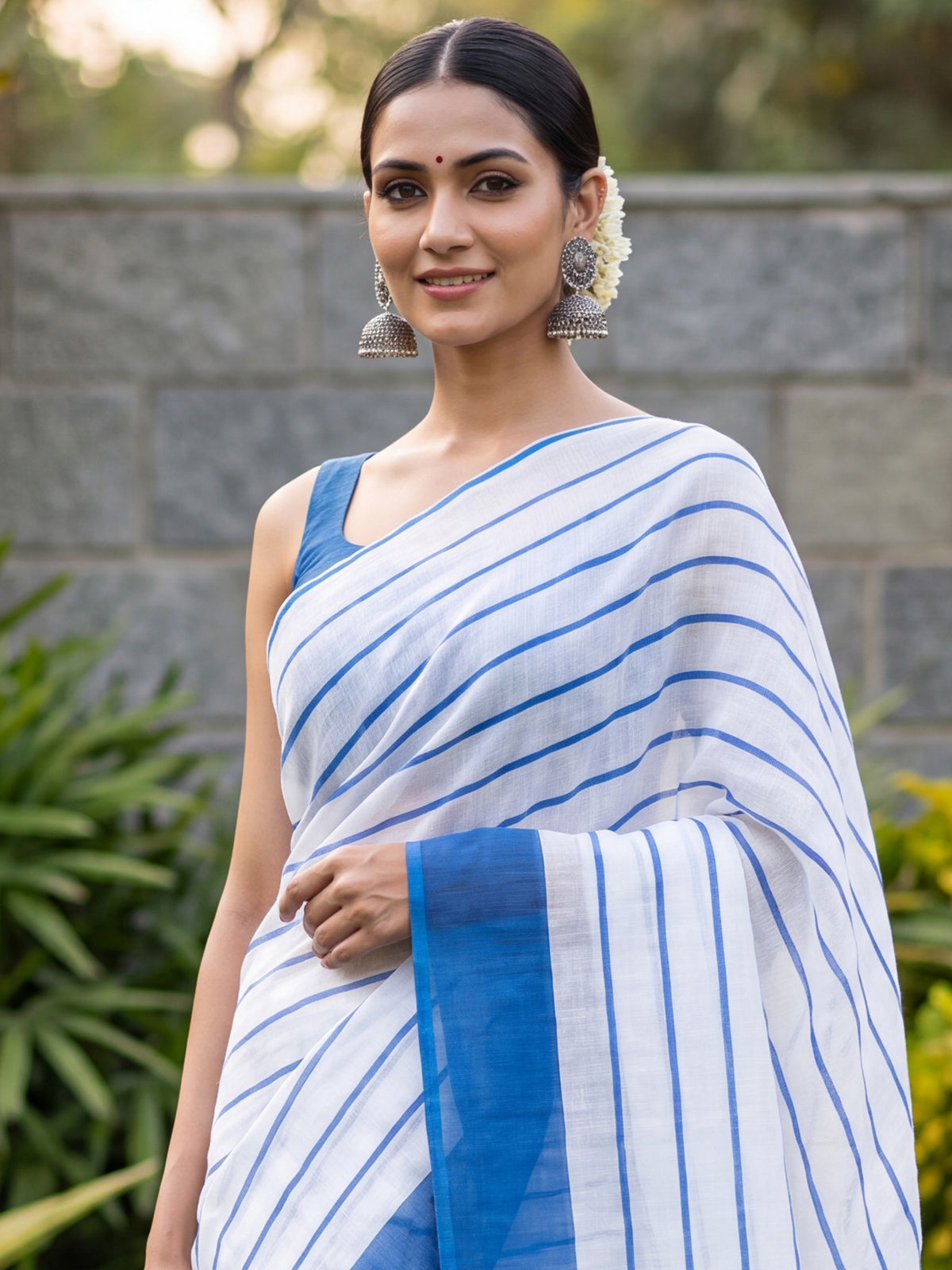 Off White Cotton Linen saree – detail view 4
