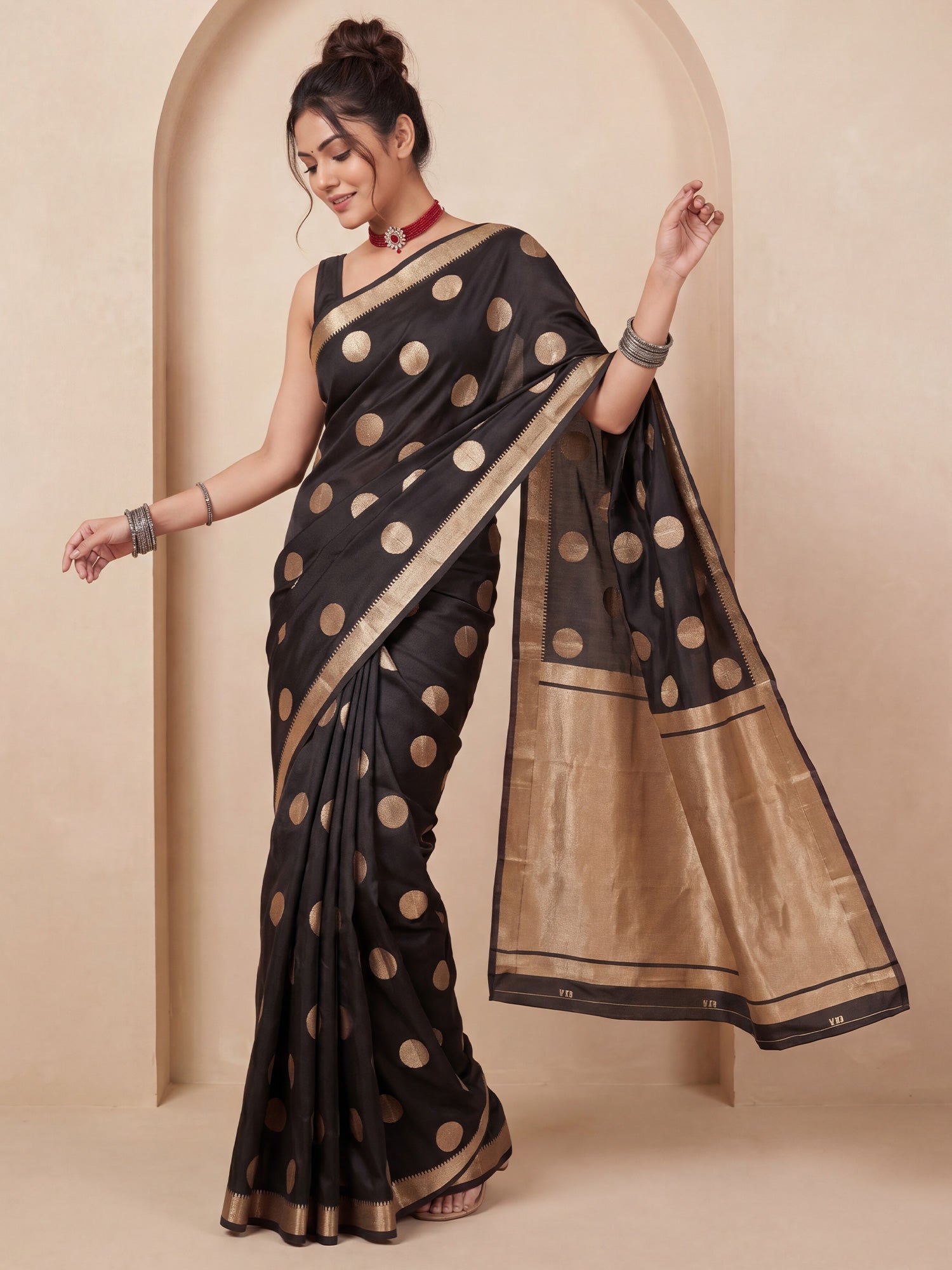 Black Silk Blend saree – detail view 3