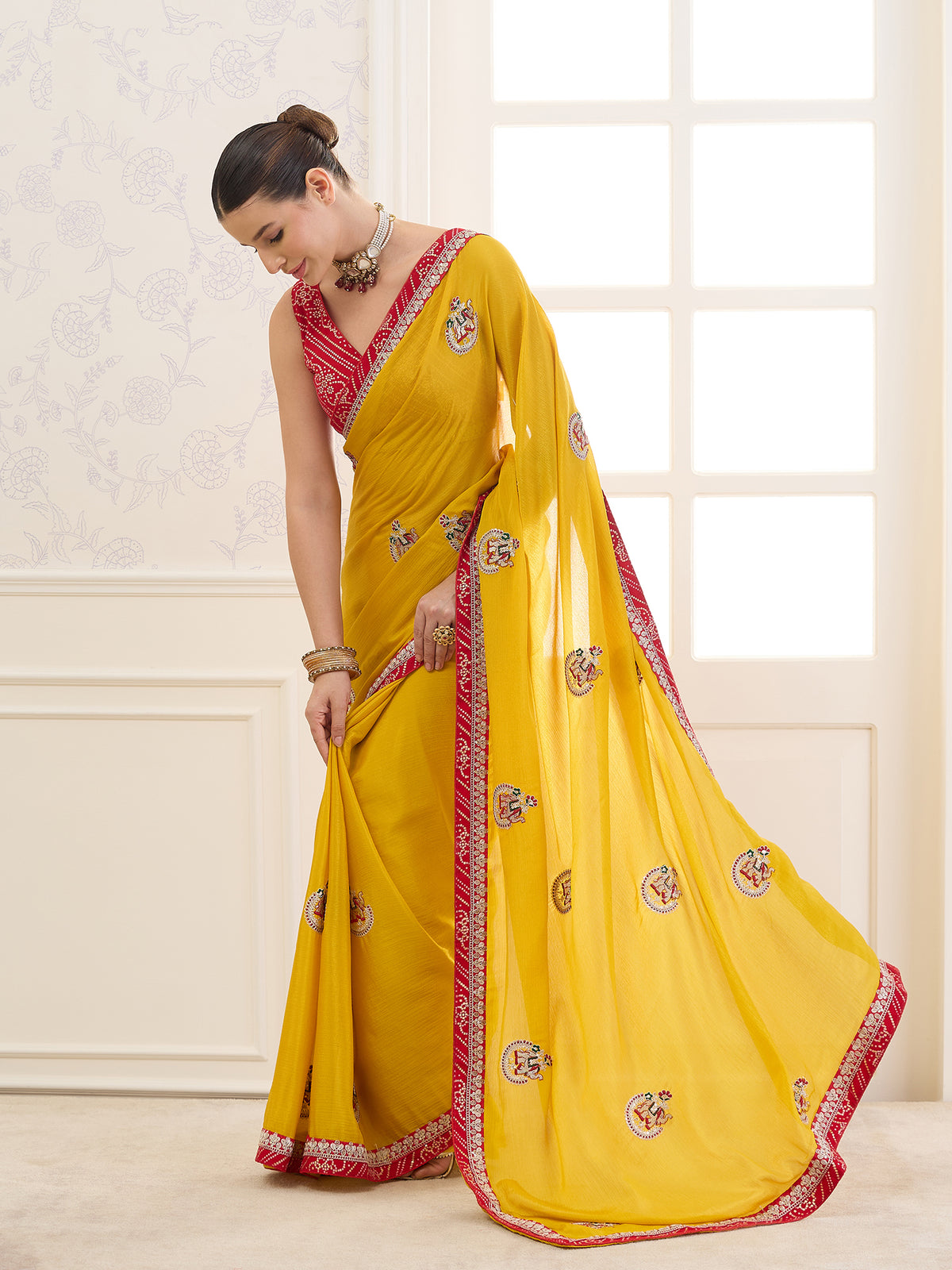 Yellow Chinnon saree – detail view 2