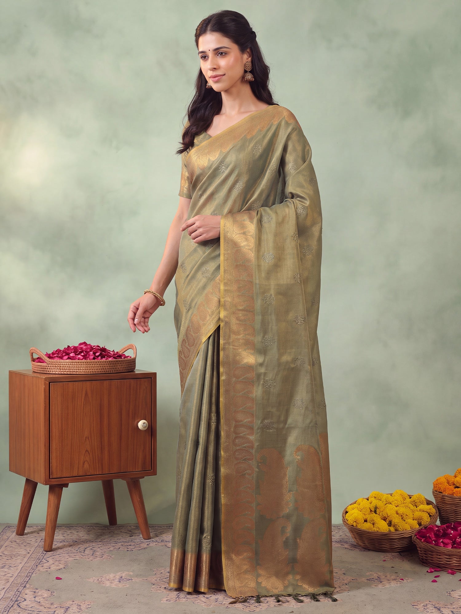 Green Linen saree – detail view 3