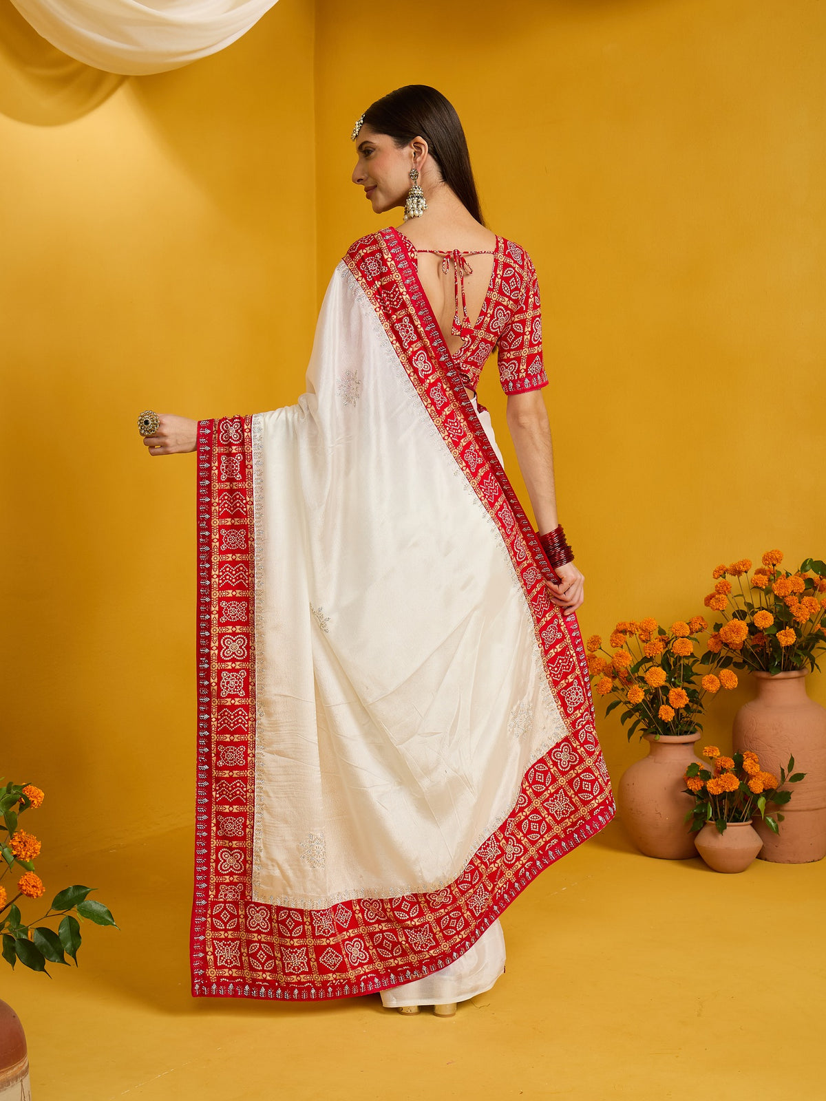 White Silk Blend saree – detail view 6