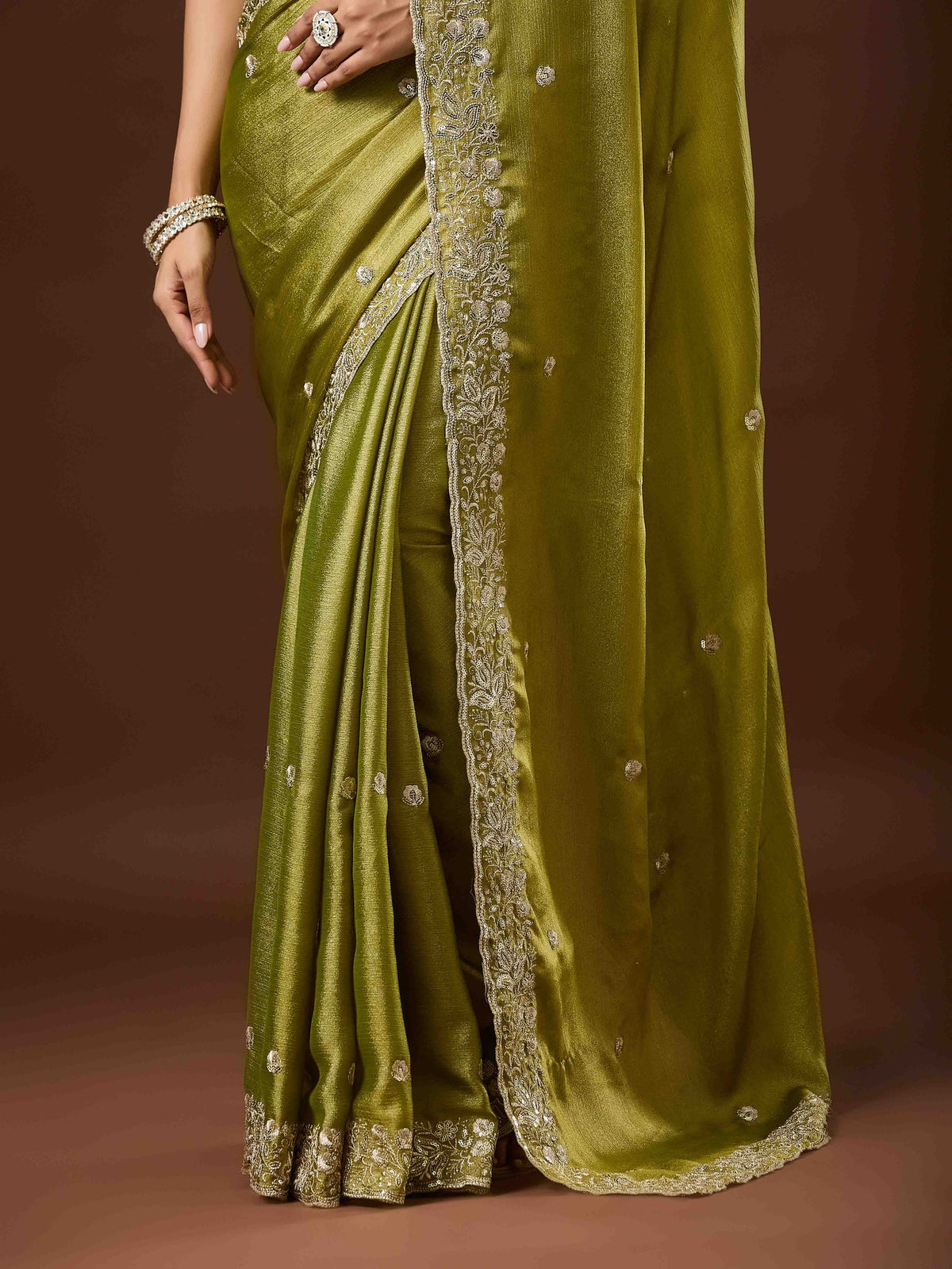 Olive Chinnon saree – detail view 5
