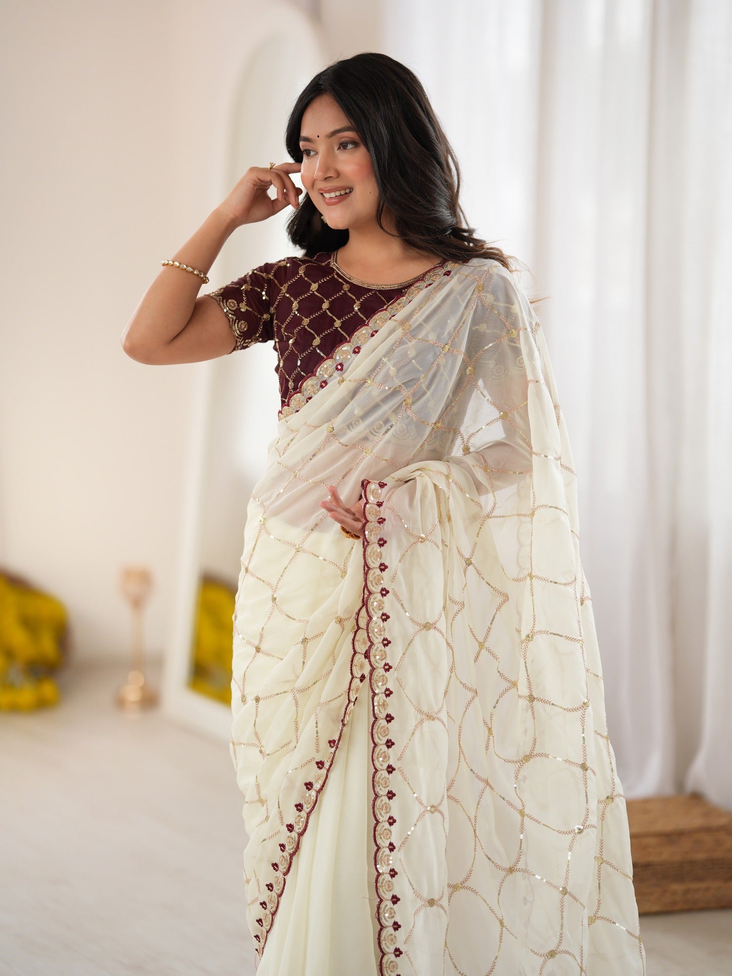 Off White Georgette saree – detail view 3