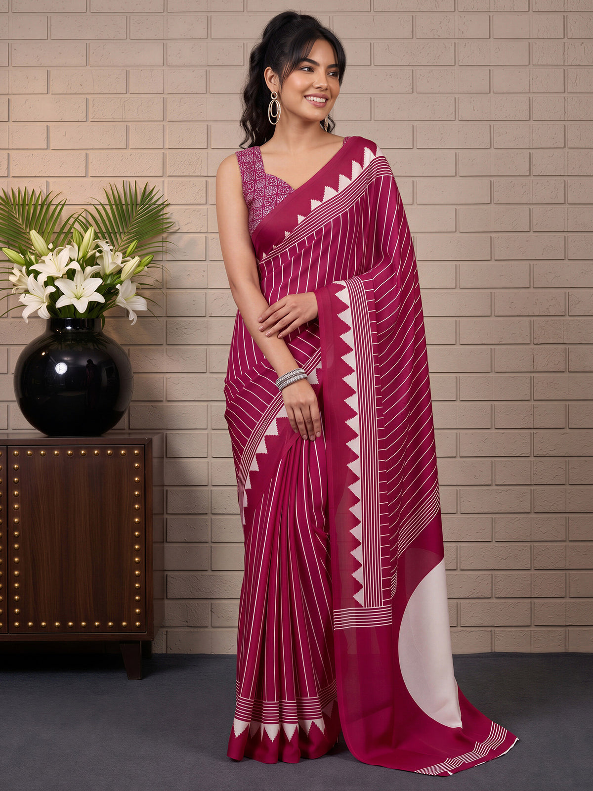 Burgundy Satin saree – detail view 3