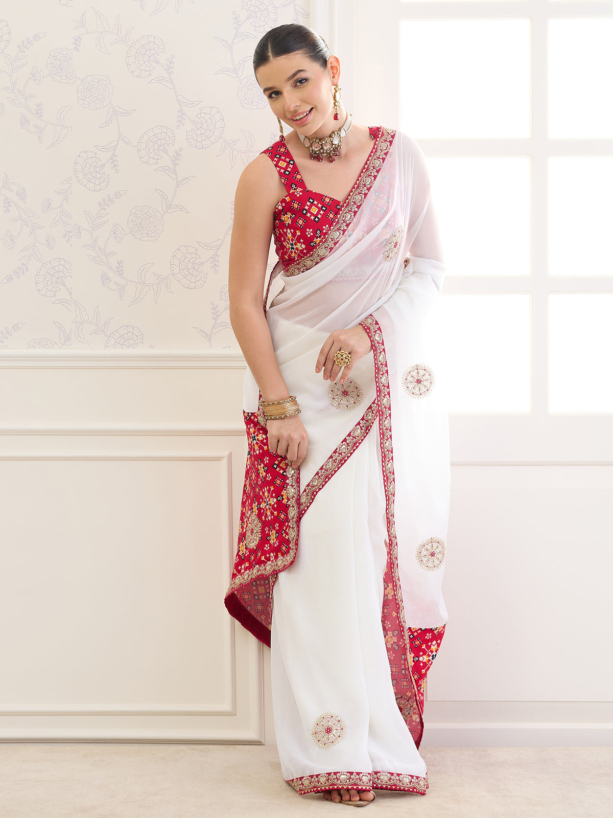 White Viscose saree – detail view 3