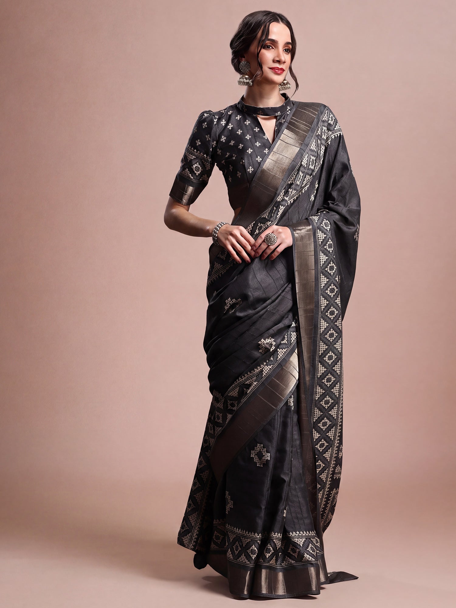 Black Silk Blend saree – detail view 2