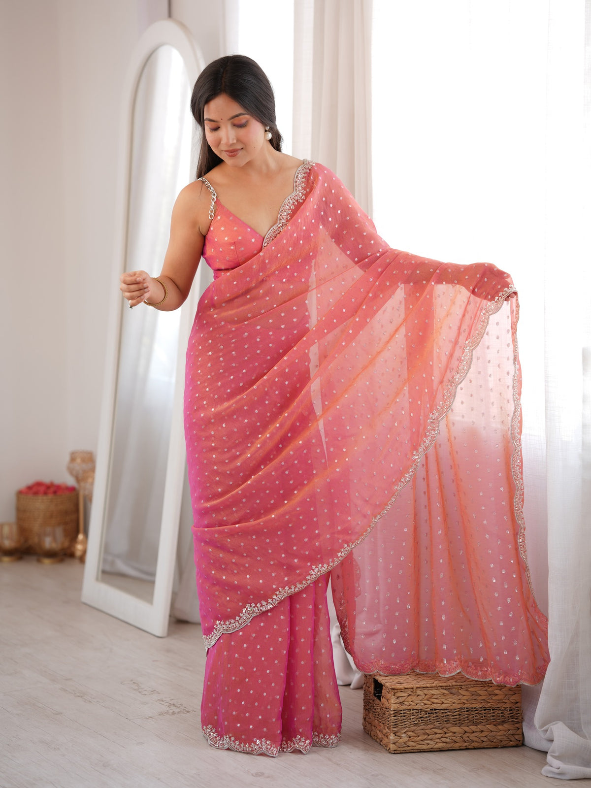 Pink Silk Blend saree – detail view 1