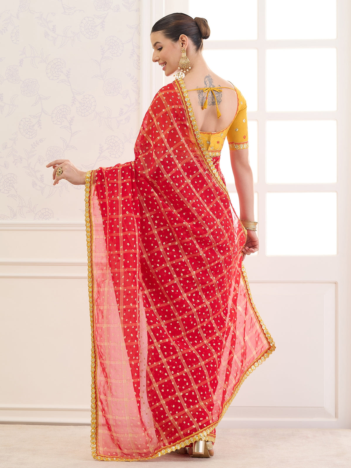 Red Viscose saree – detail view 1