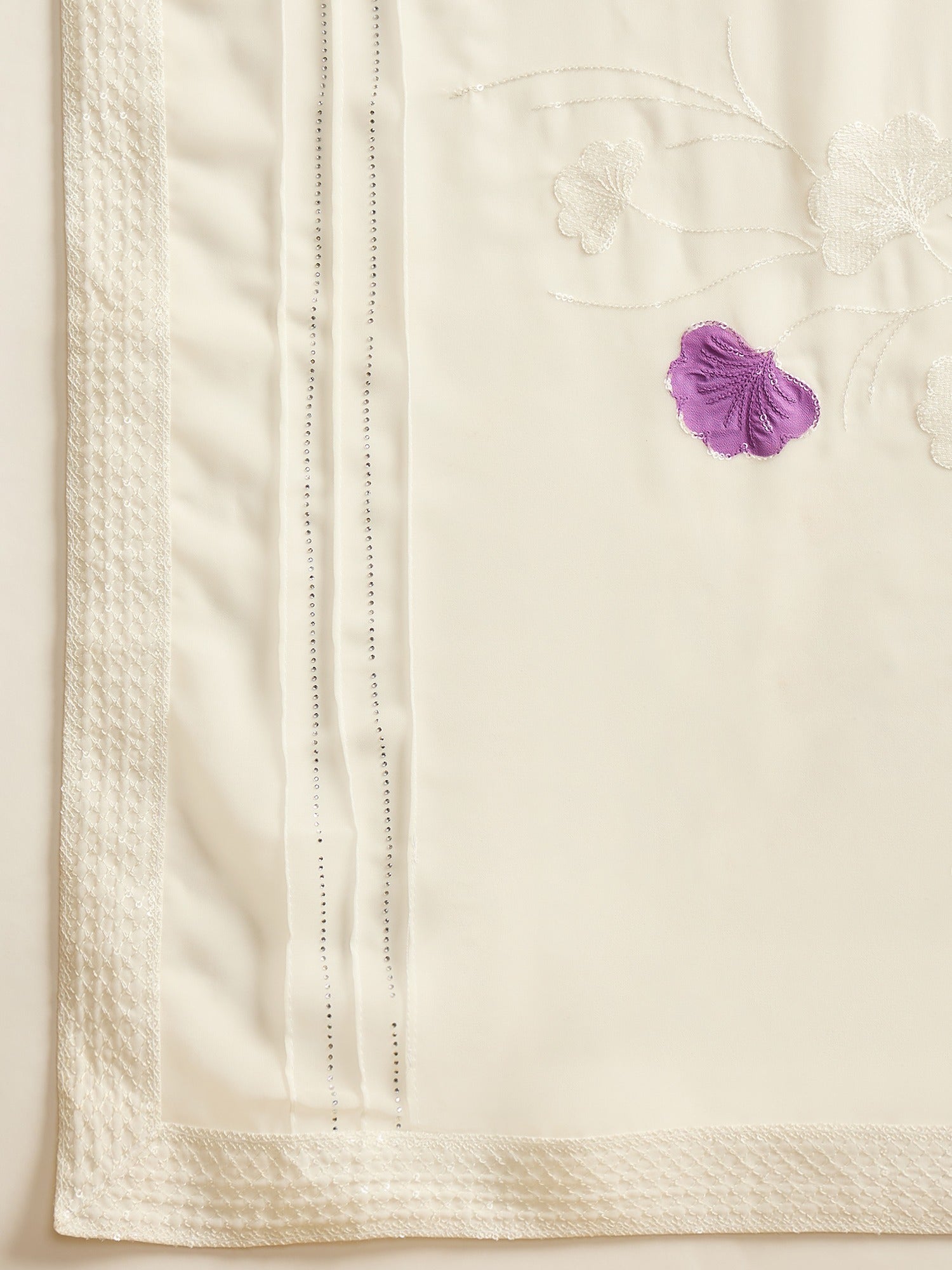 Off White Georgette saree – detail view 6