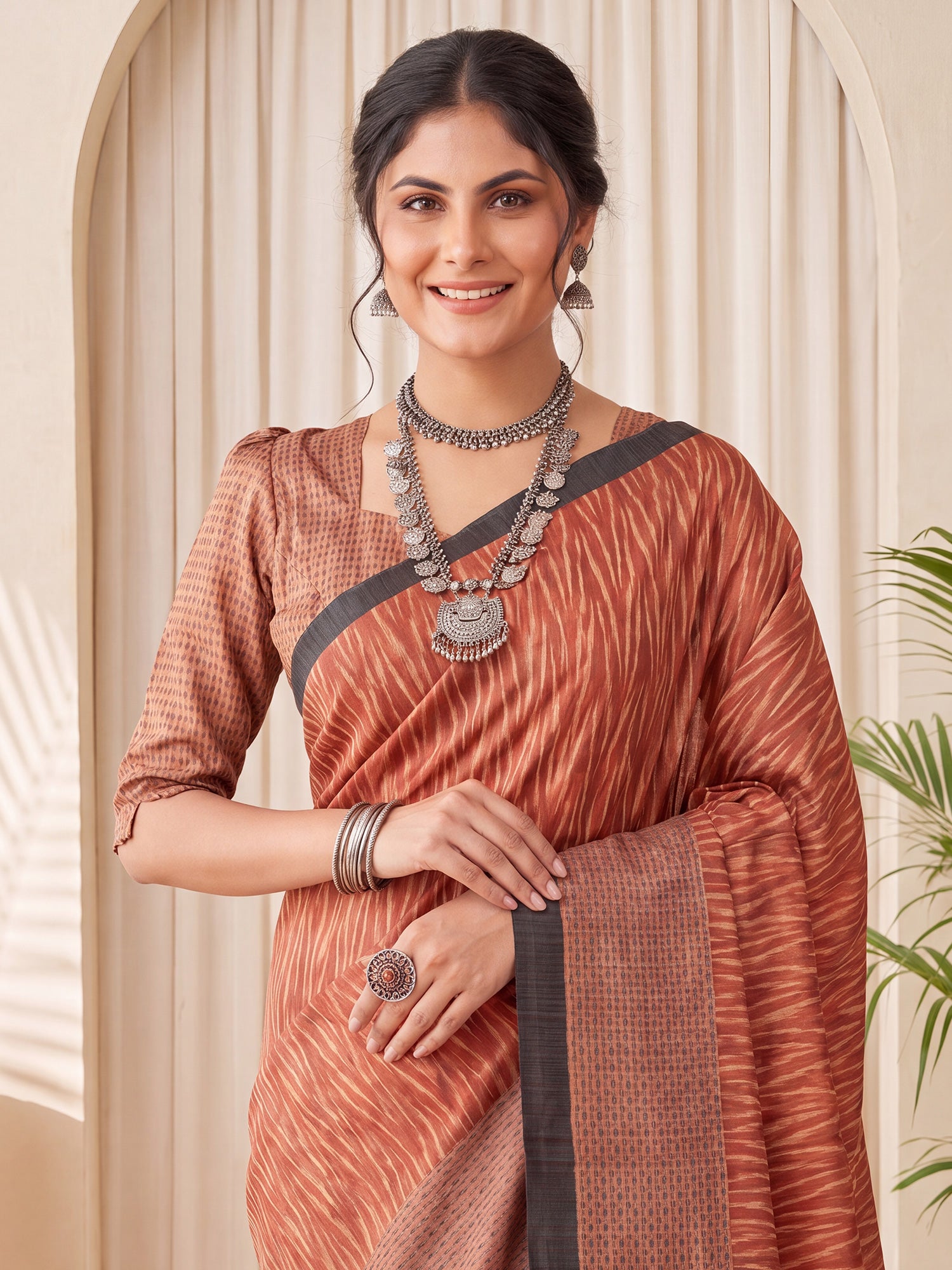 Rust Silk Blend saree – detail view 4