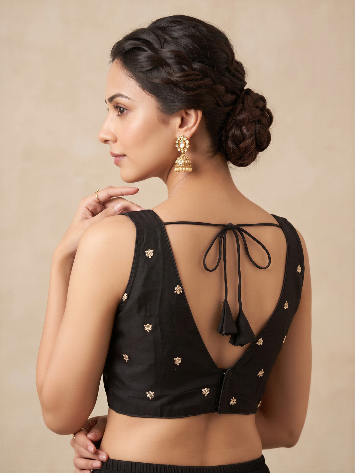 Black sequin embellished vichitra silk sleeveless readymade saree blouse with v neck view 1