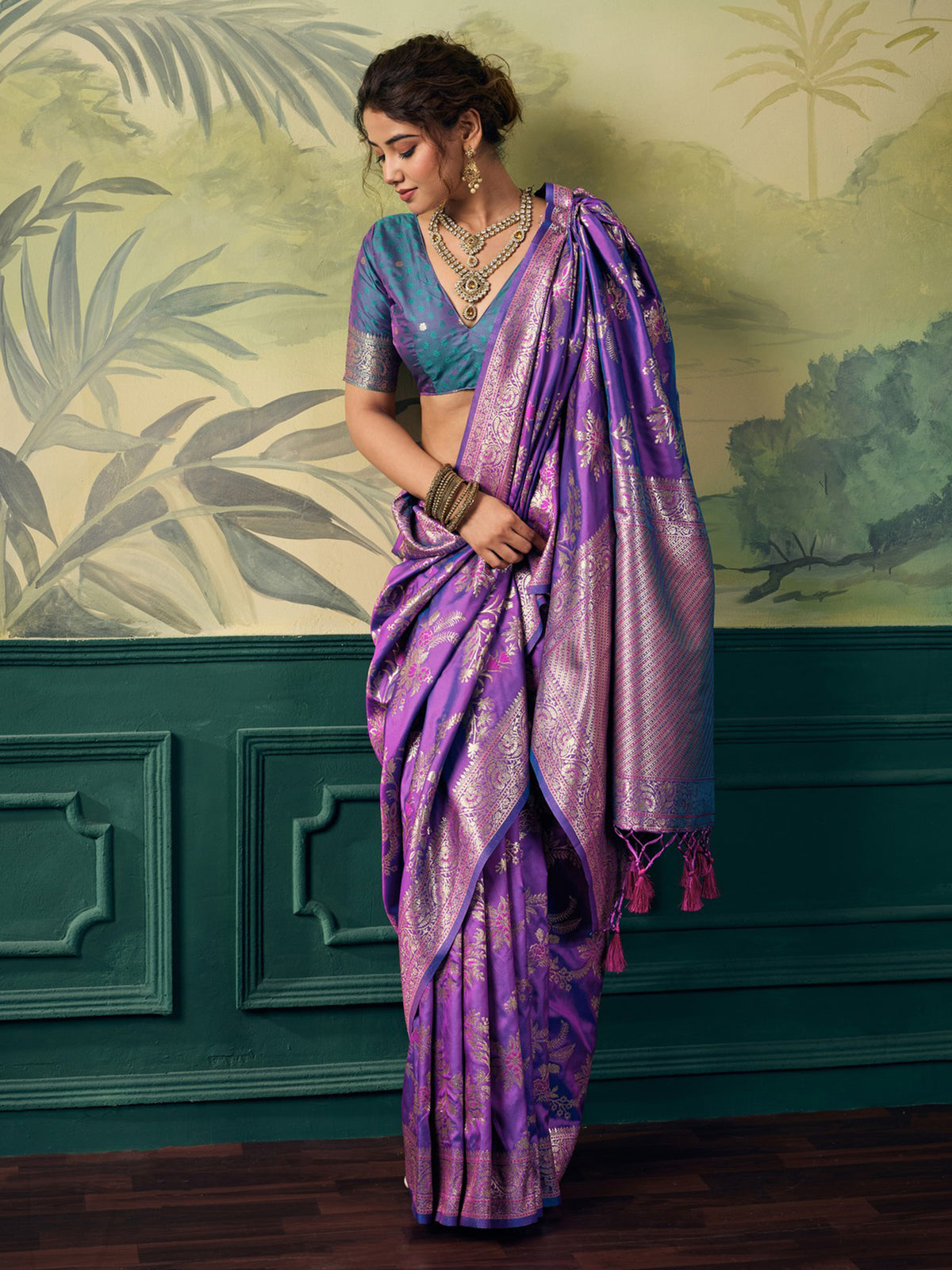 Lavender Banarasi Silk saree – detail view 2