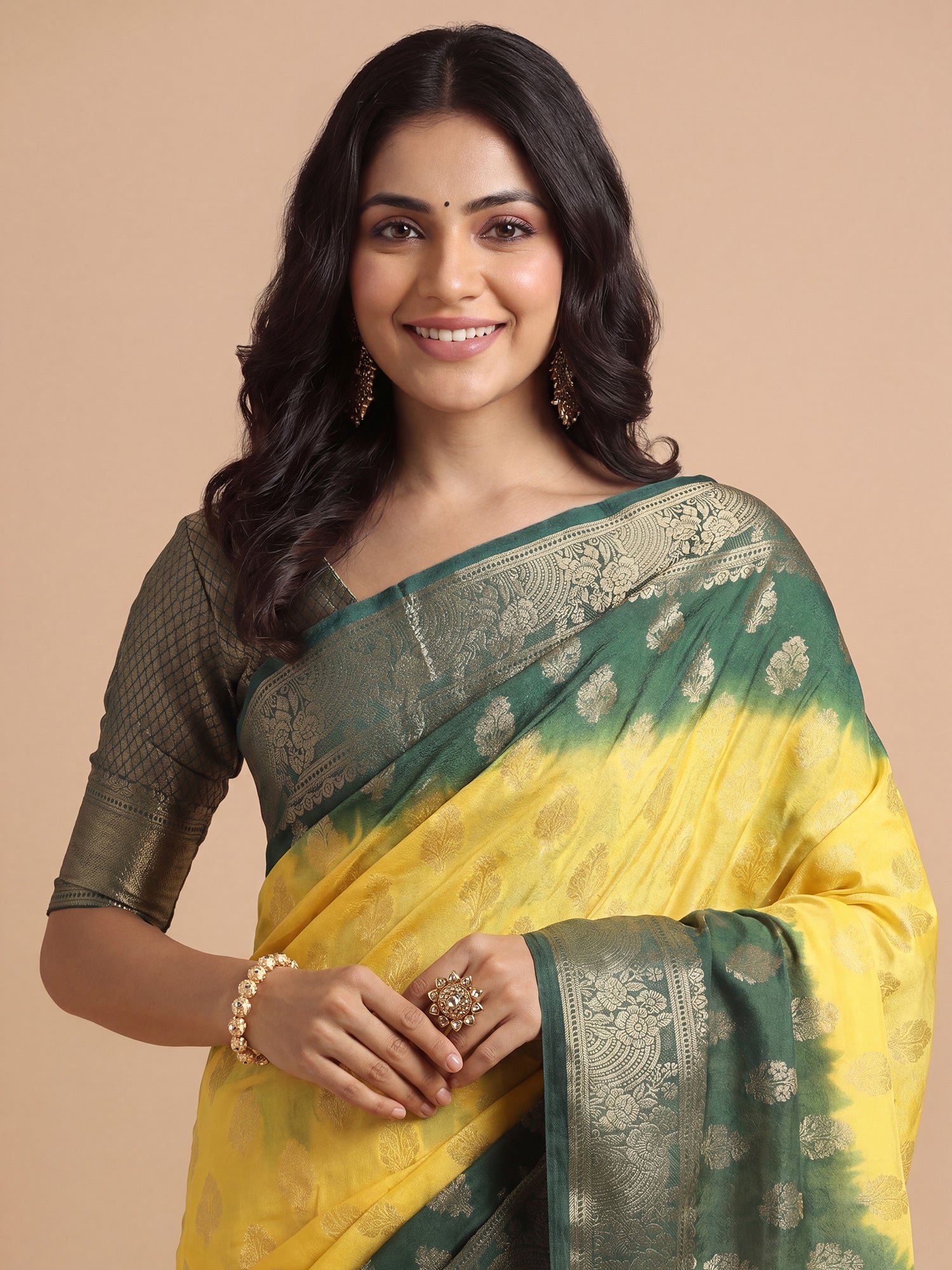 Yellow Georgette saree – detail view 3