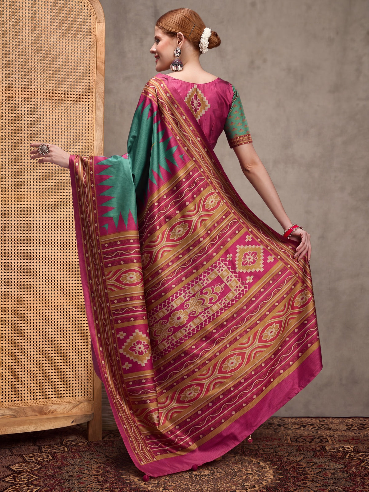 Teal Green Silk Blend saree – detail view 3
