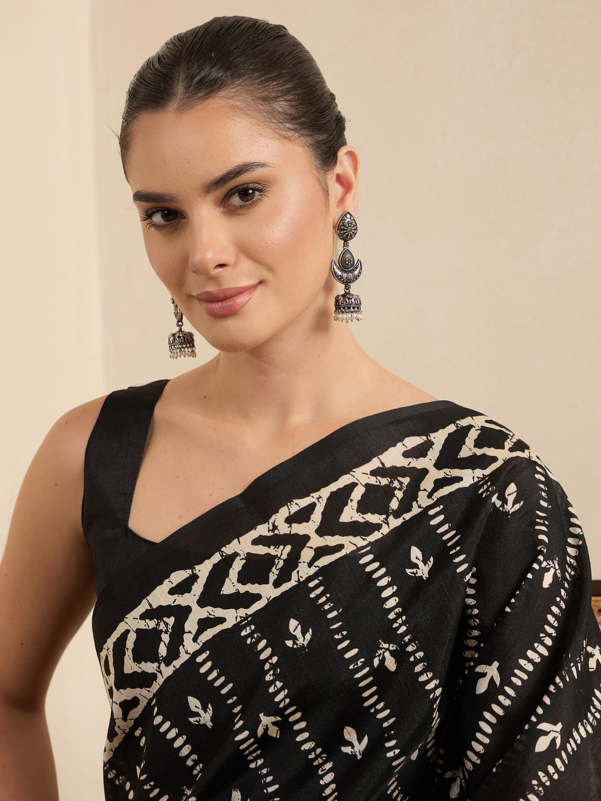 Black Bhagalpuri Silk saree – detail view 3