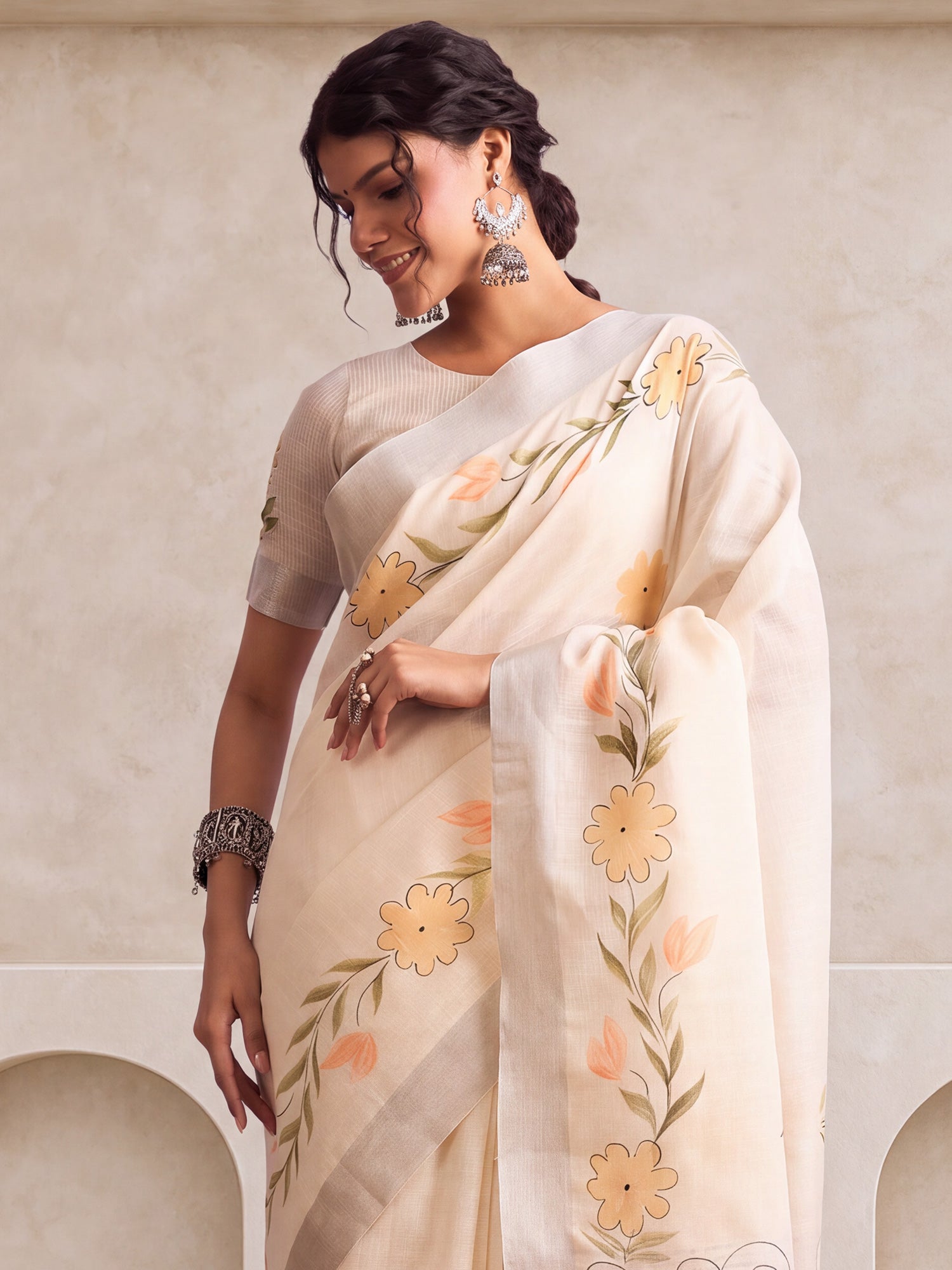 Beige Linen saree – detail view 2