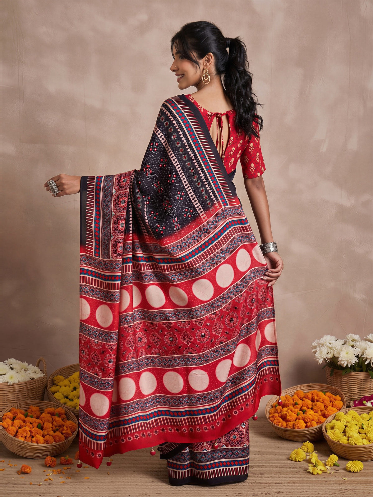 Black Viscose Silk saree – detail view 1