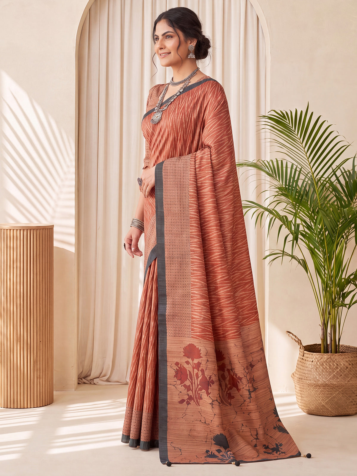 Rust Silk Blend saree – detail view 2