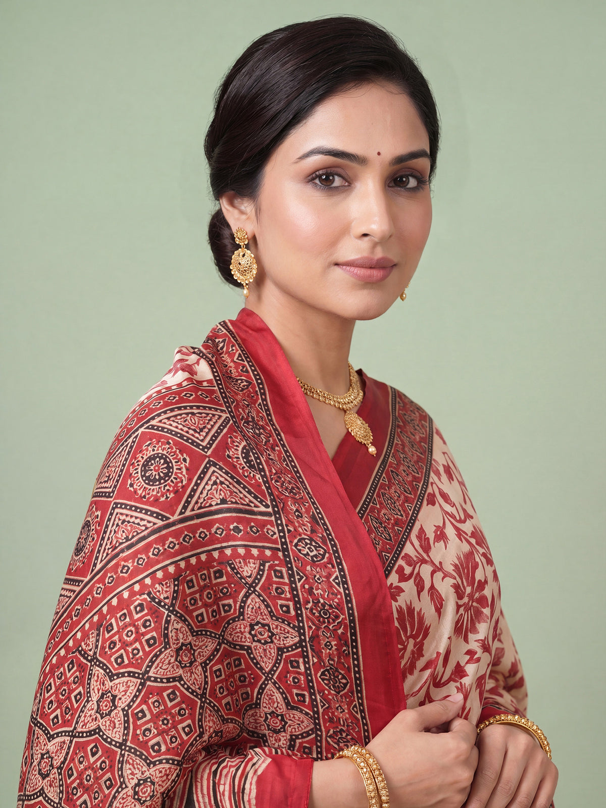 Cream Satin saree – detail view 4