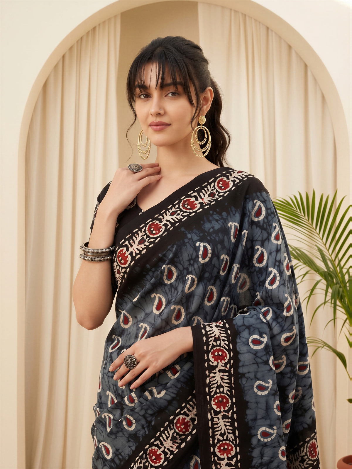 Charcoal Grey Bhagalpuri Silk saree – detail view 4