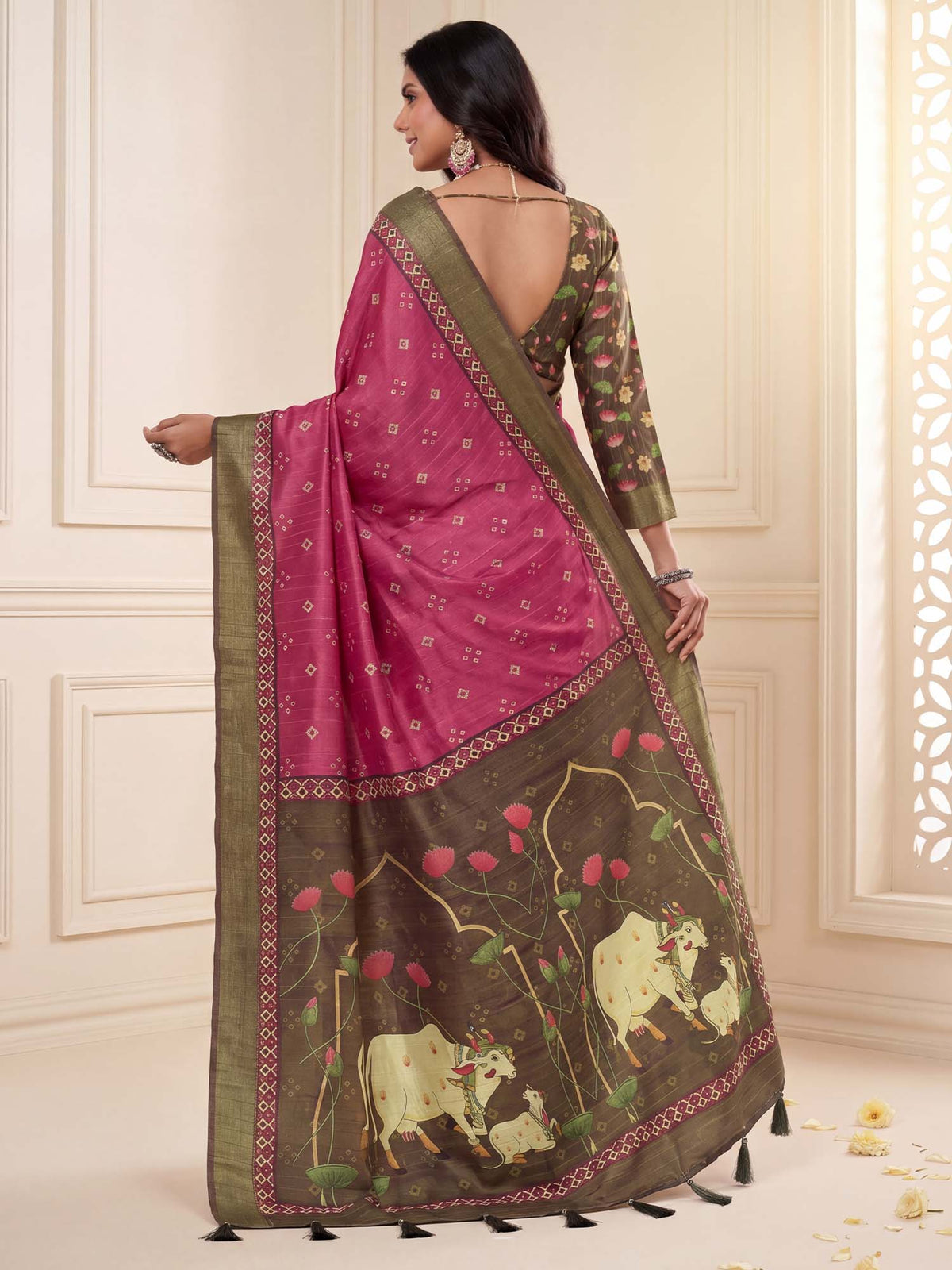 Pink Silk Blend saree – detail view 1