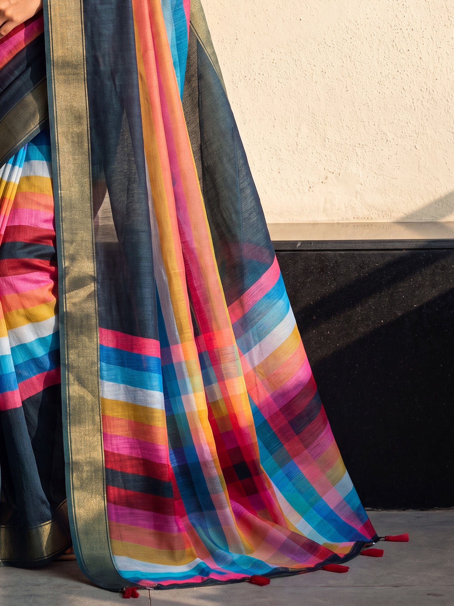 Green Linen saree – detail view 5
