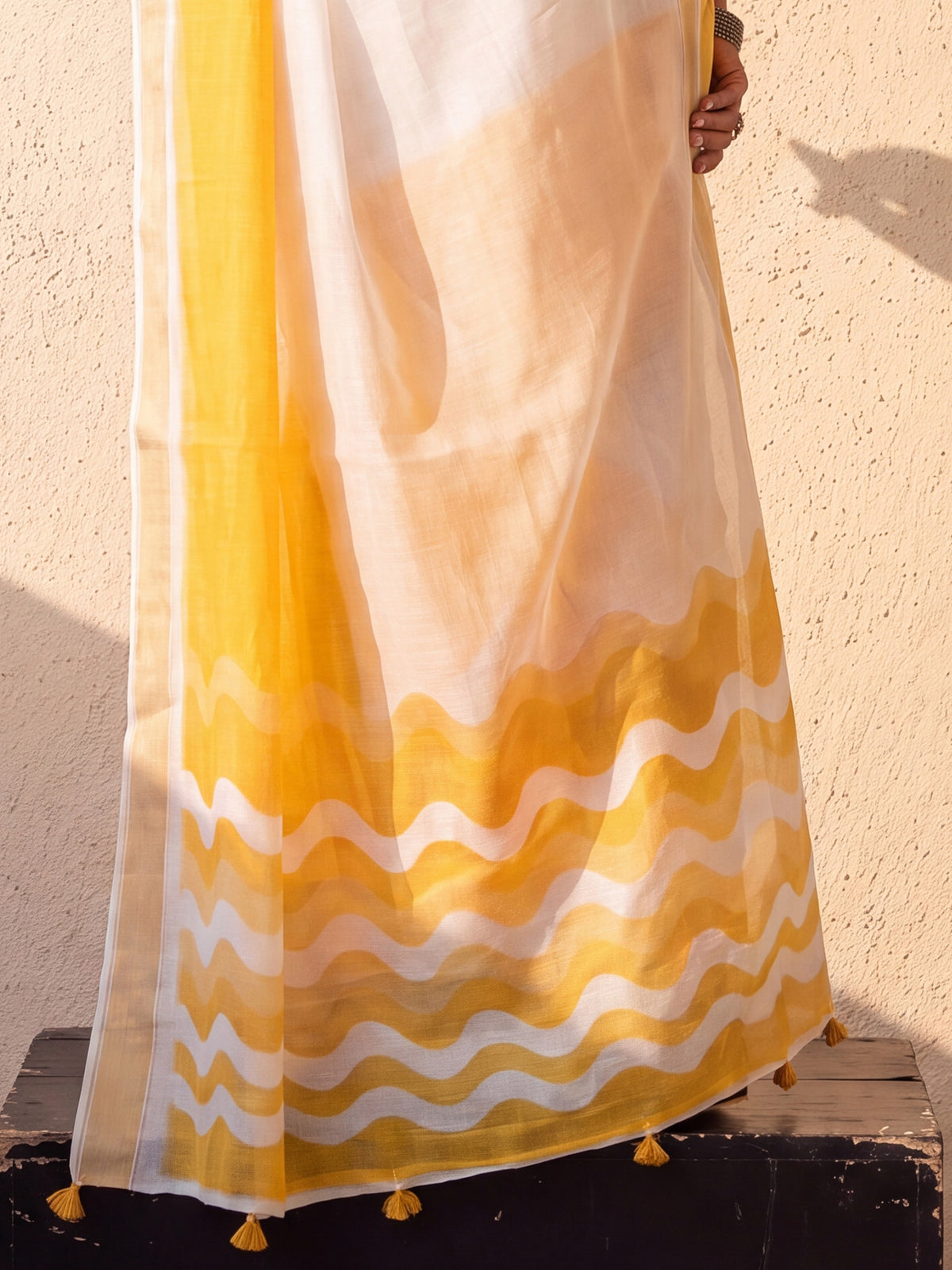 Mustard Linen saree – detail view 5