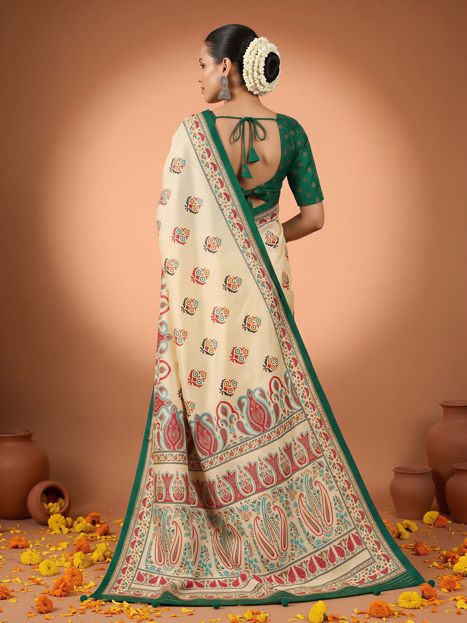 Off White Silk Blend saree – detail view 1