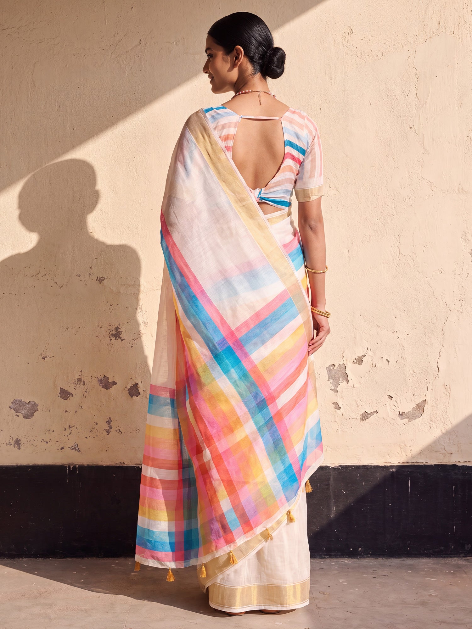 Off White Linen saree – detail view 1
