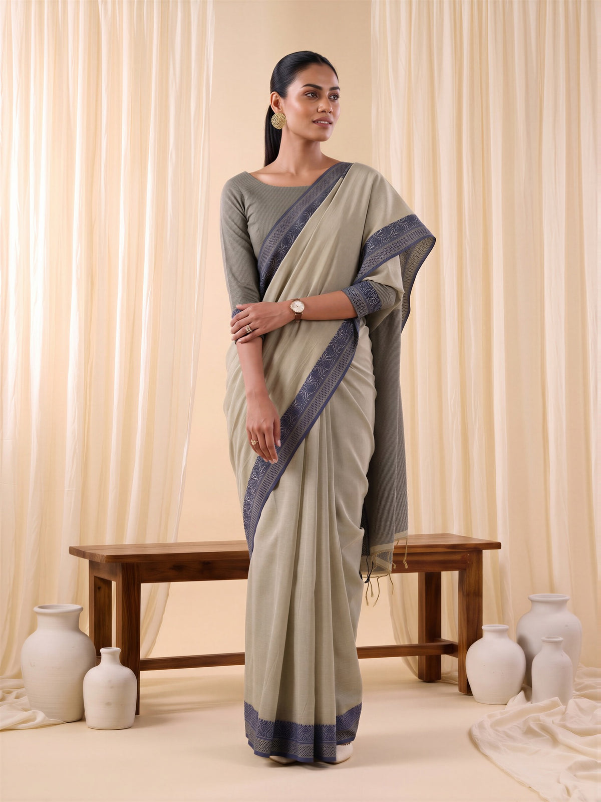 Beige Cotton Blend saree – detail view 3