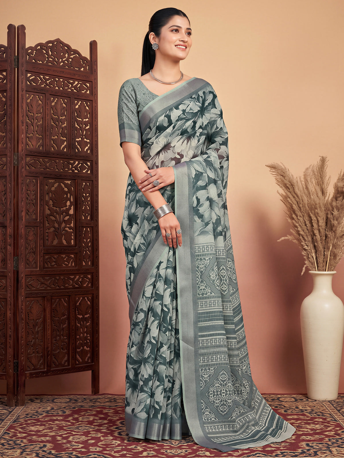 Green Cotton Linen saree – detail view 3