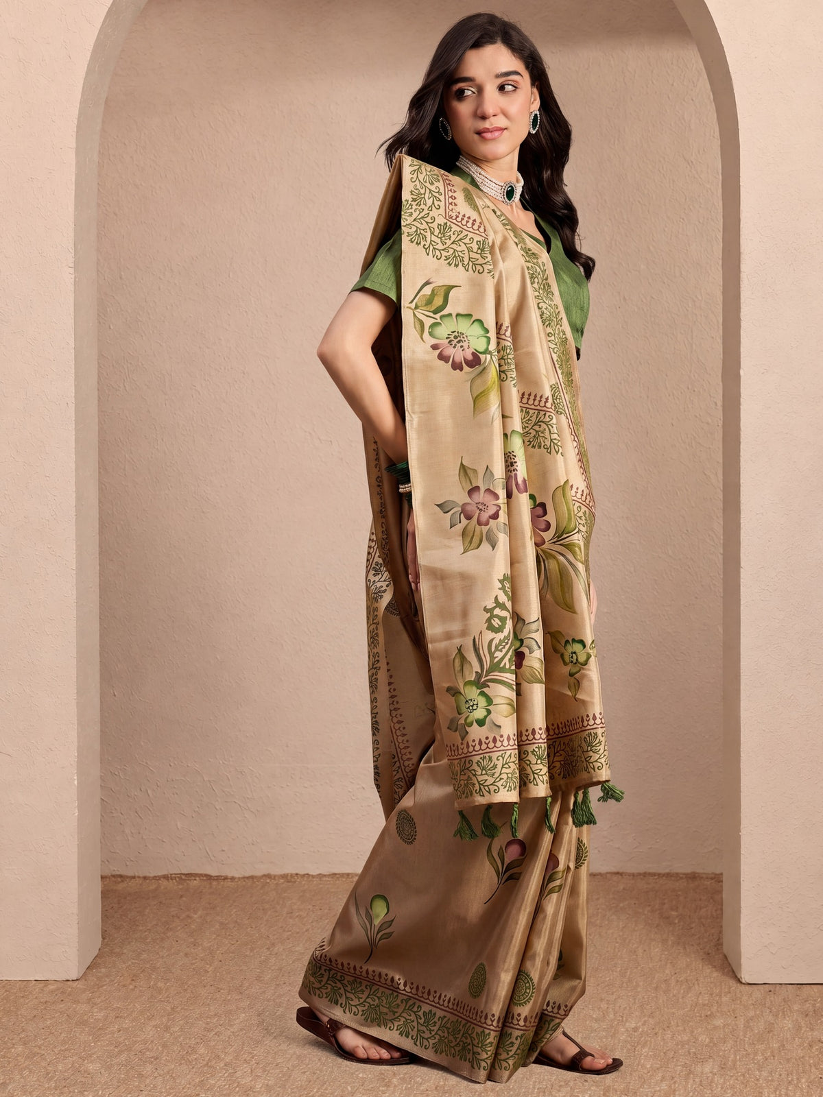 Beige Silk Blend saree – detail view 2