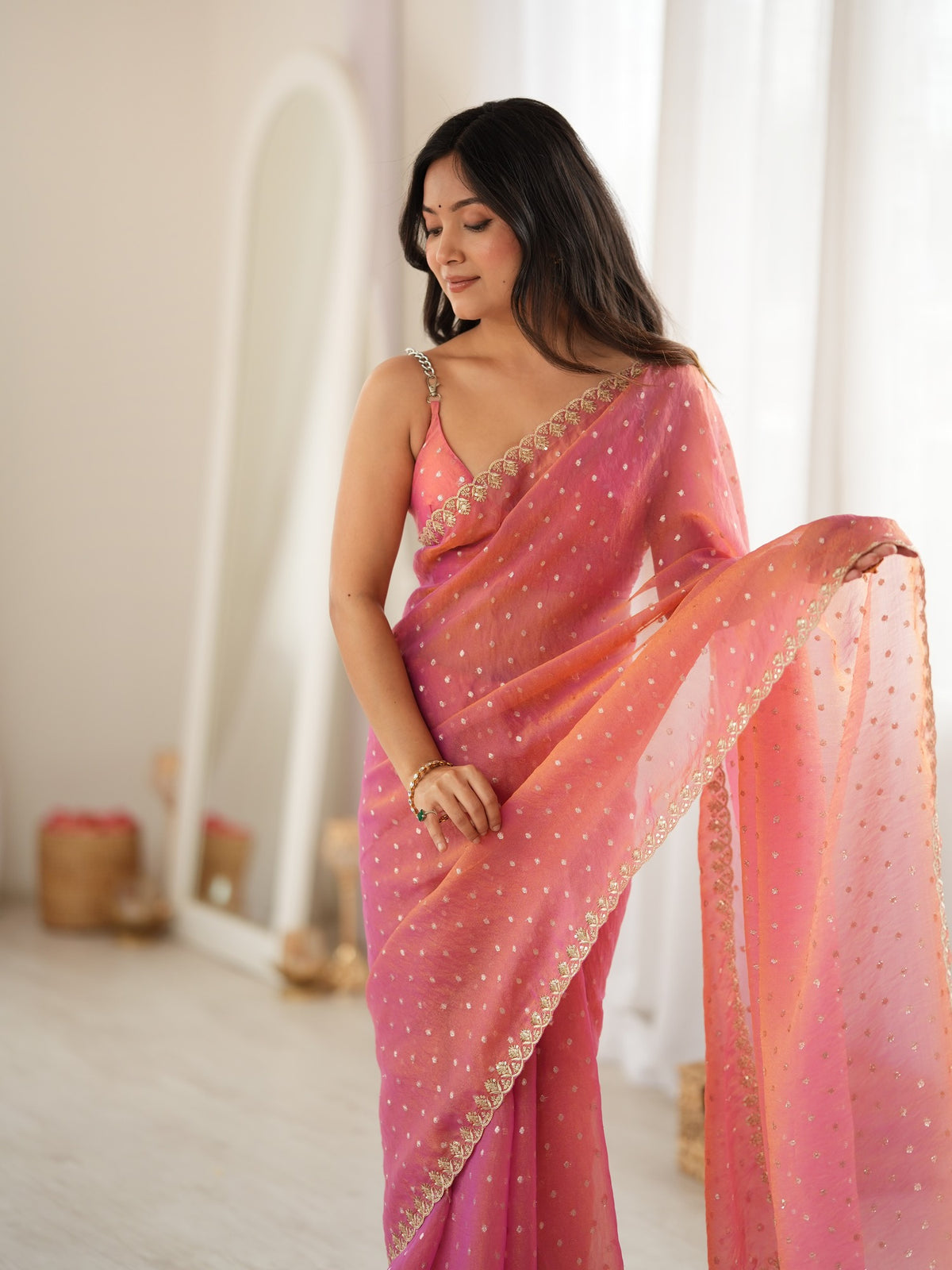 Pink Georgette saree – detail view 3