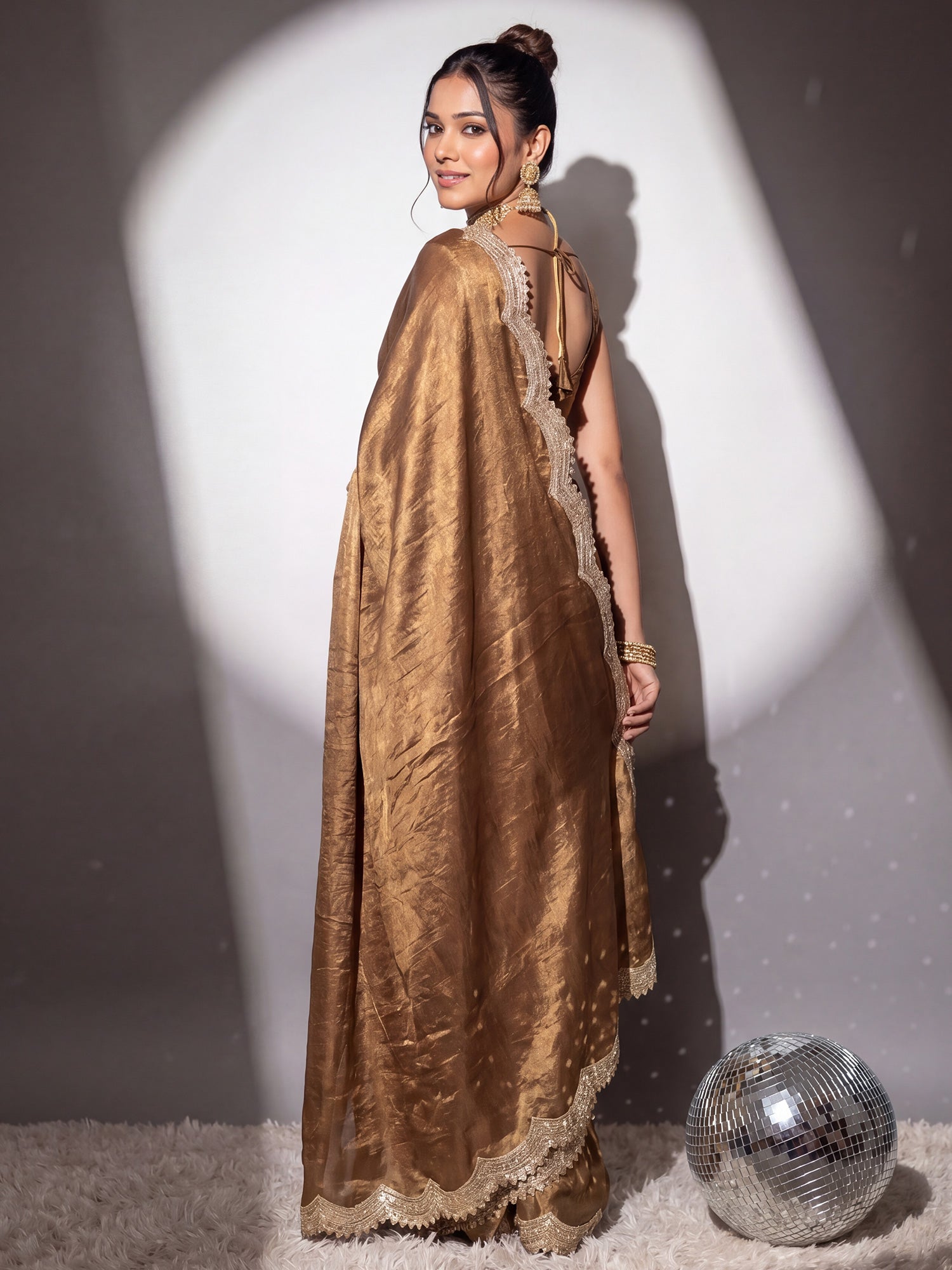 Metallic Chiffon saree – detail view 1