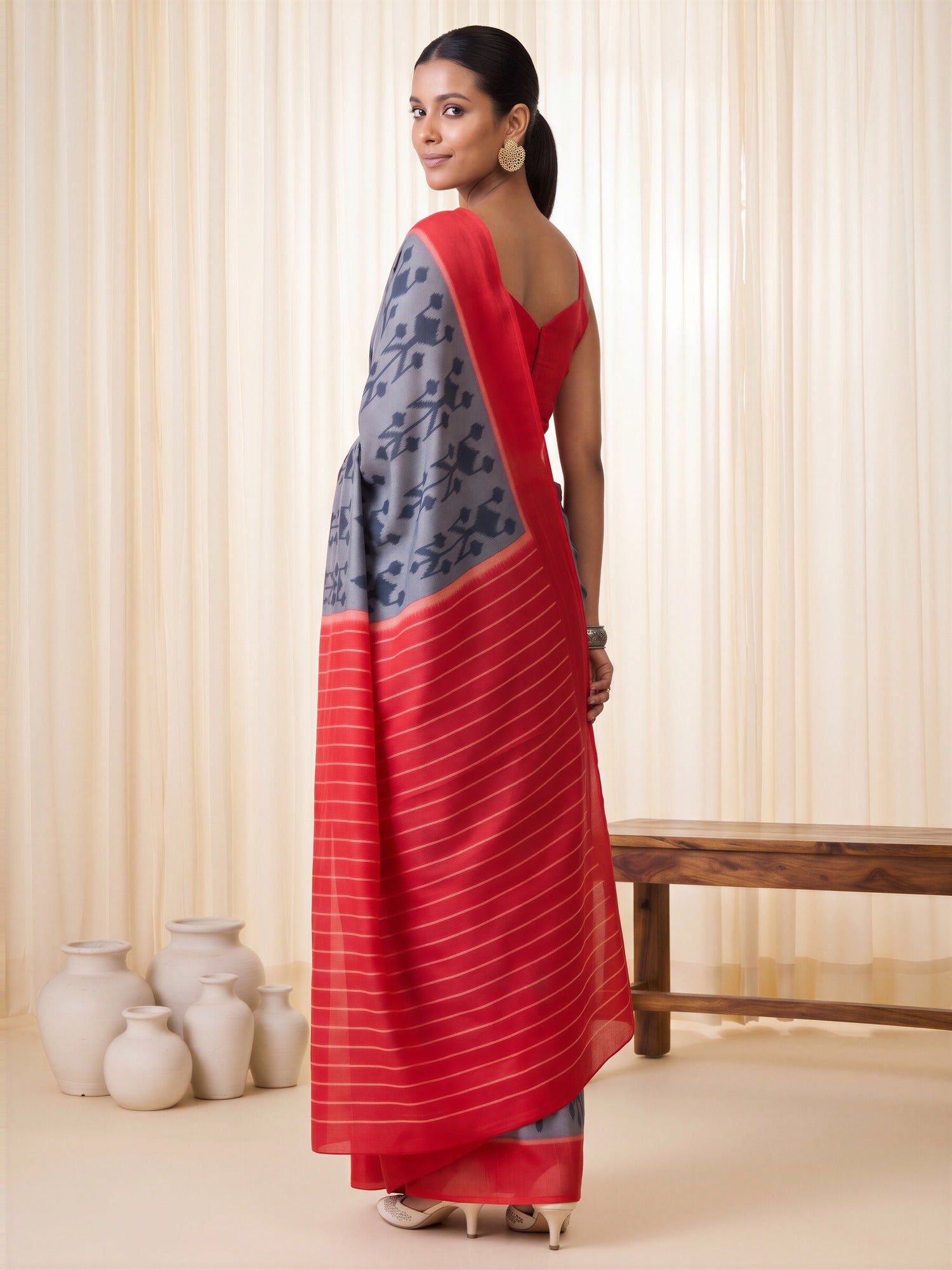 Grey Cotton Blend saree – detail view 1