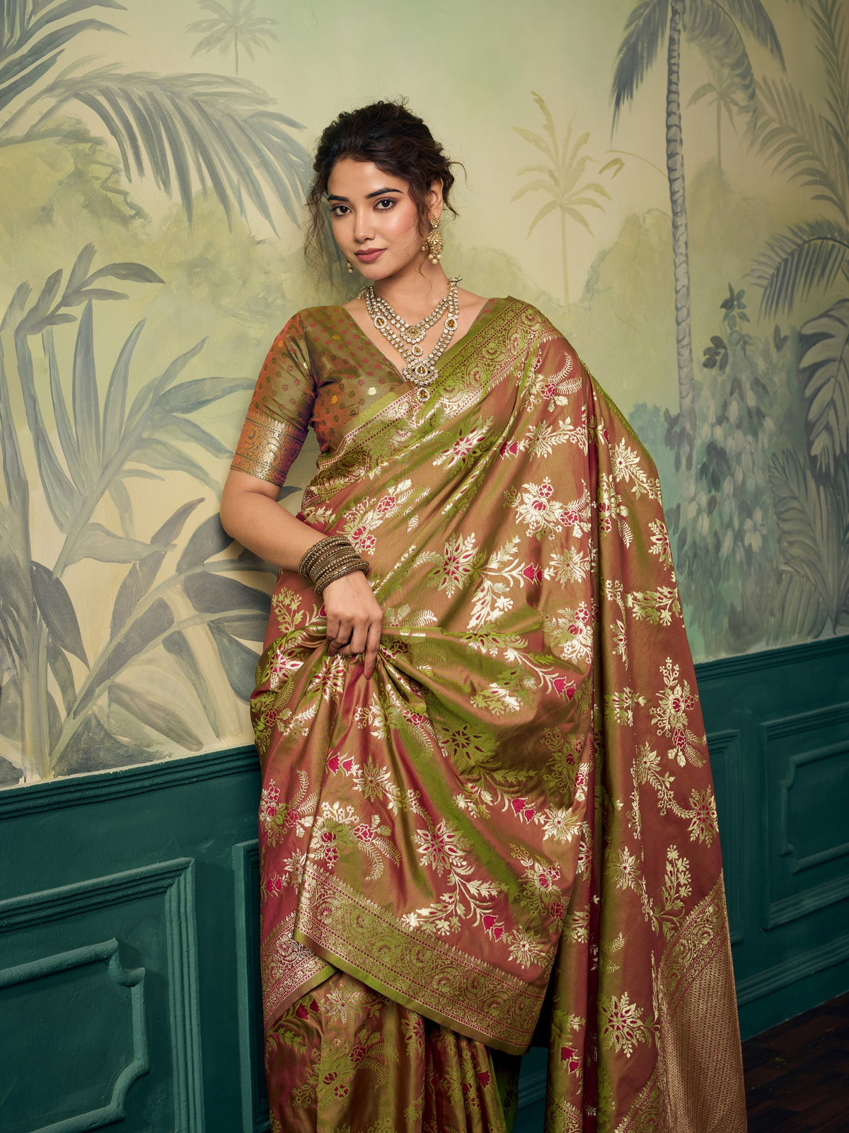 Olive Banarasi Silk saree – detail view 3
