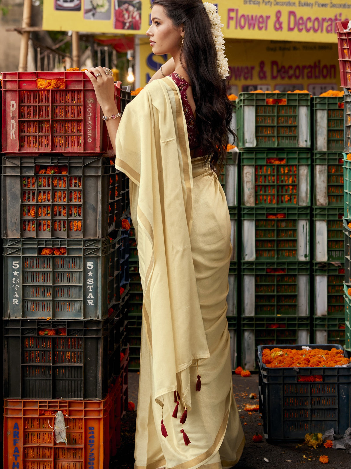 Cream Cotton Blend saree – detail view 2
