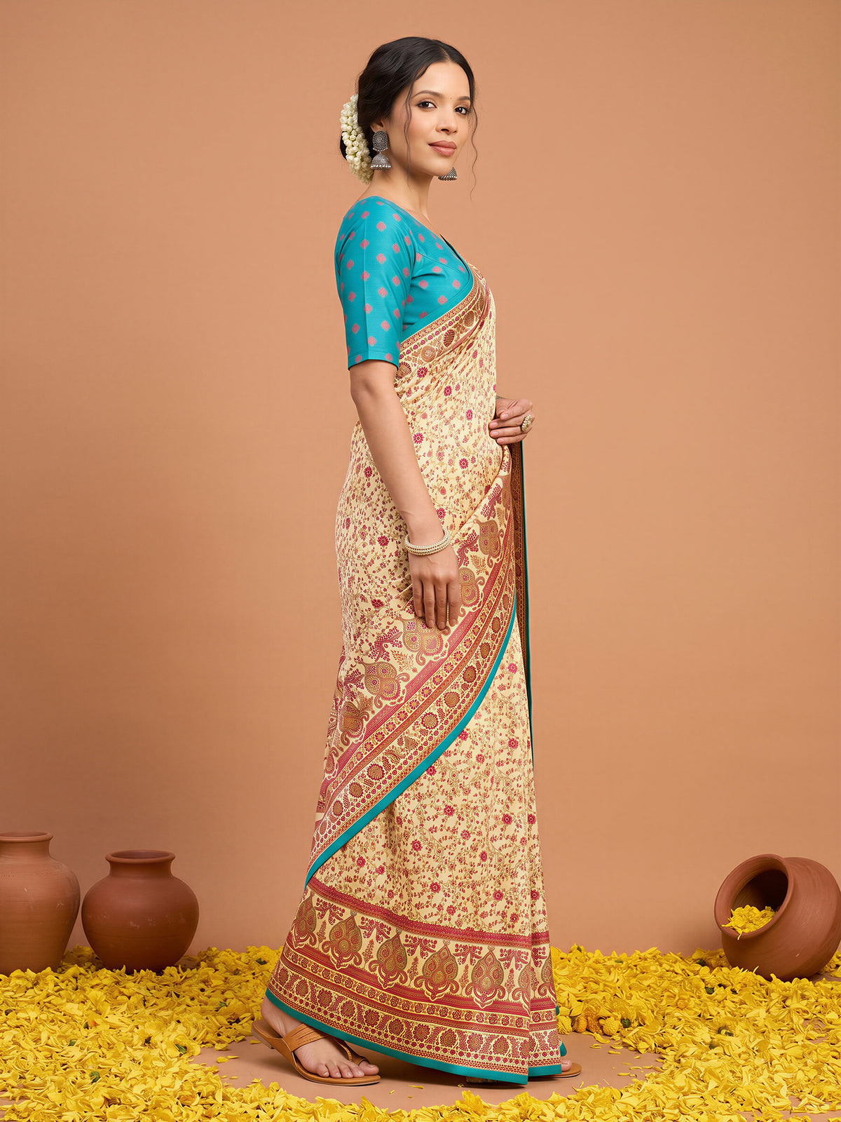 Cream Silk Blend saree – detail view 3