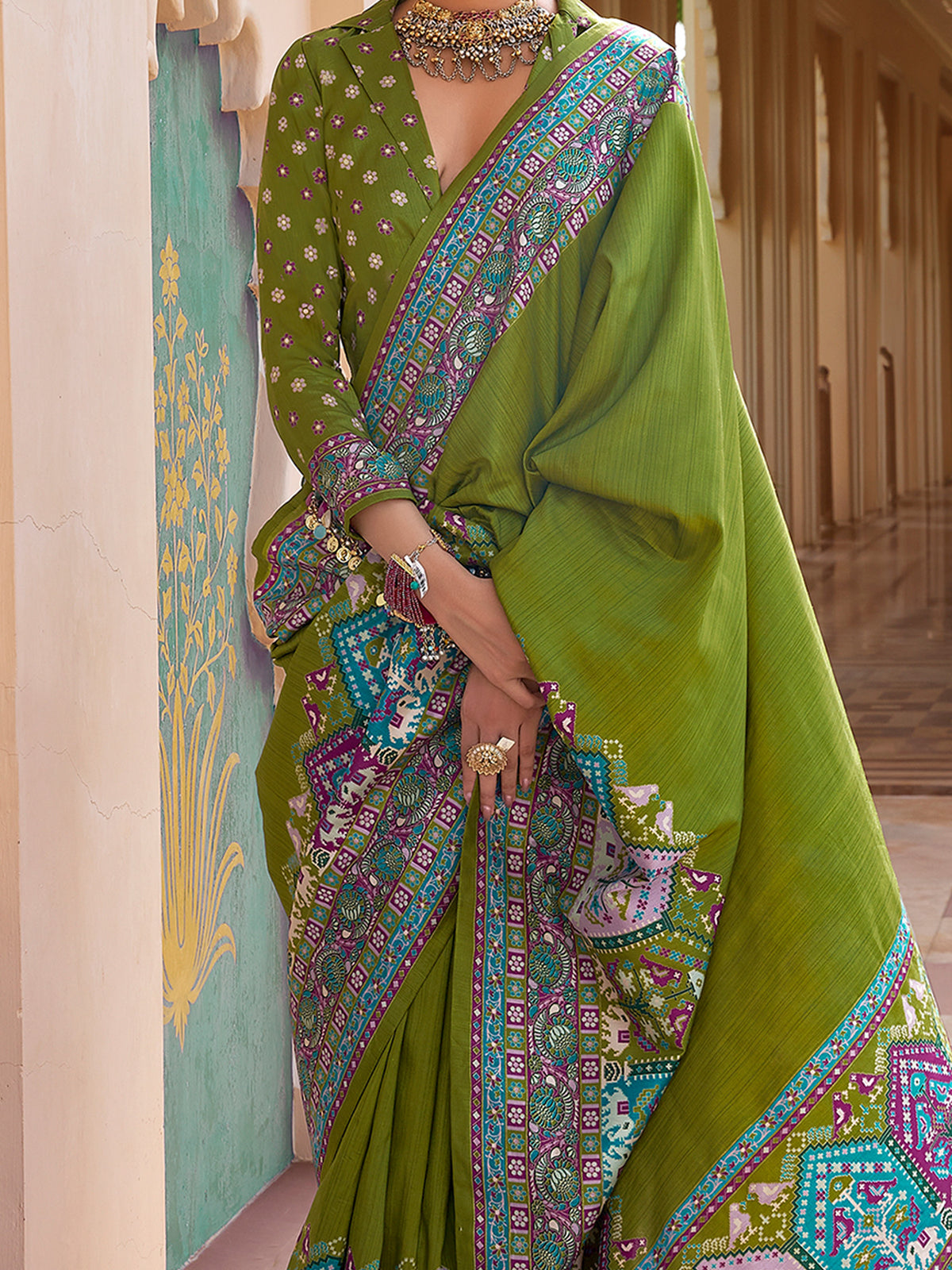 Green Silk Blend saree – detail view 2