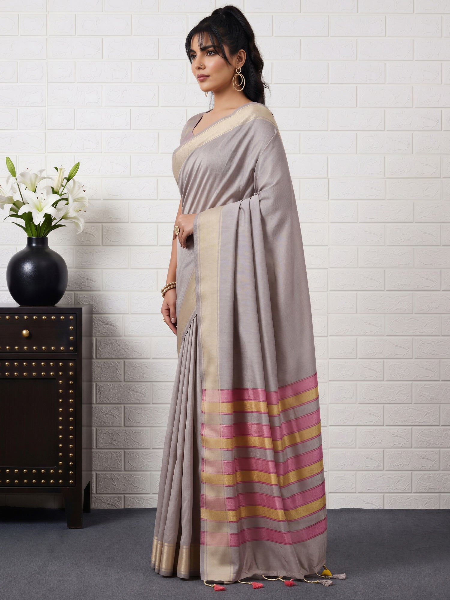 Grey Bhagalpuri Silk saree – detail view 2