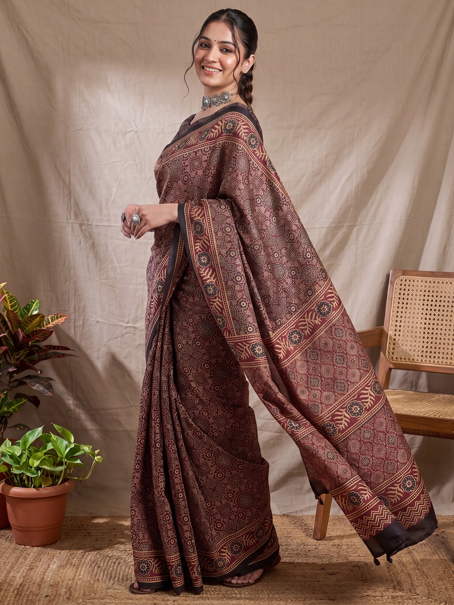 Maroon Silk Blend saree – detail view 3