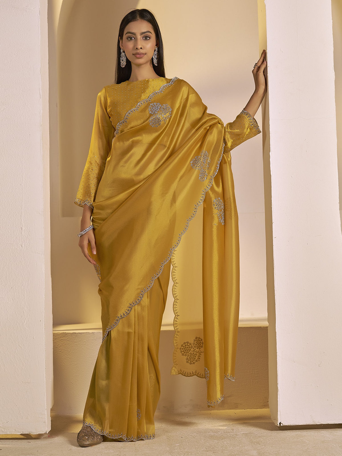 Gold organza saree view 2